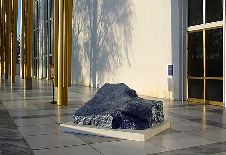 Denise Milan - Genetic blue Stone, The John F. Kennedy Center, EUA, 2002