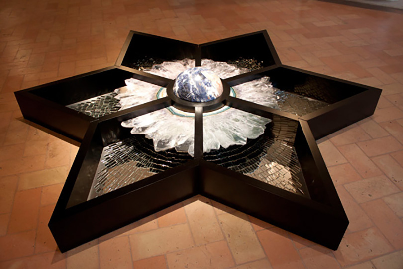 Denise Milan - obra O Coração da Terra, exposição Amor e Perdão, Palazzo del Monte Frumentário, Assis, ITA, 2012
