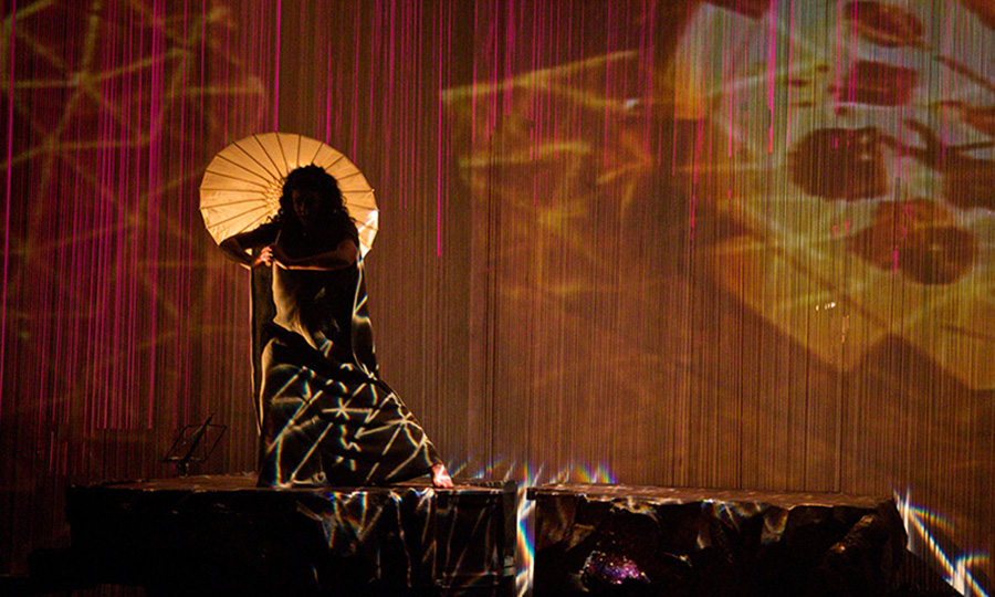 Denise Milan - Ópera das Pedras - O Espetáculo da Terra, ópera contemporânea, codireção Lee Breuer, SESC Ipiranga, 2010